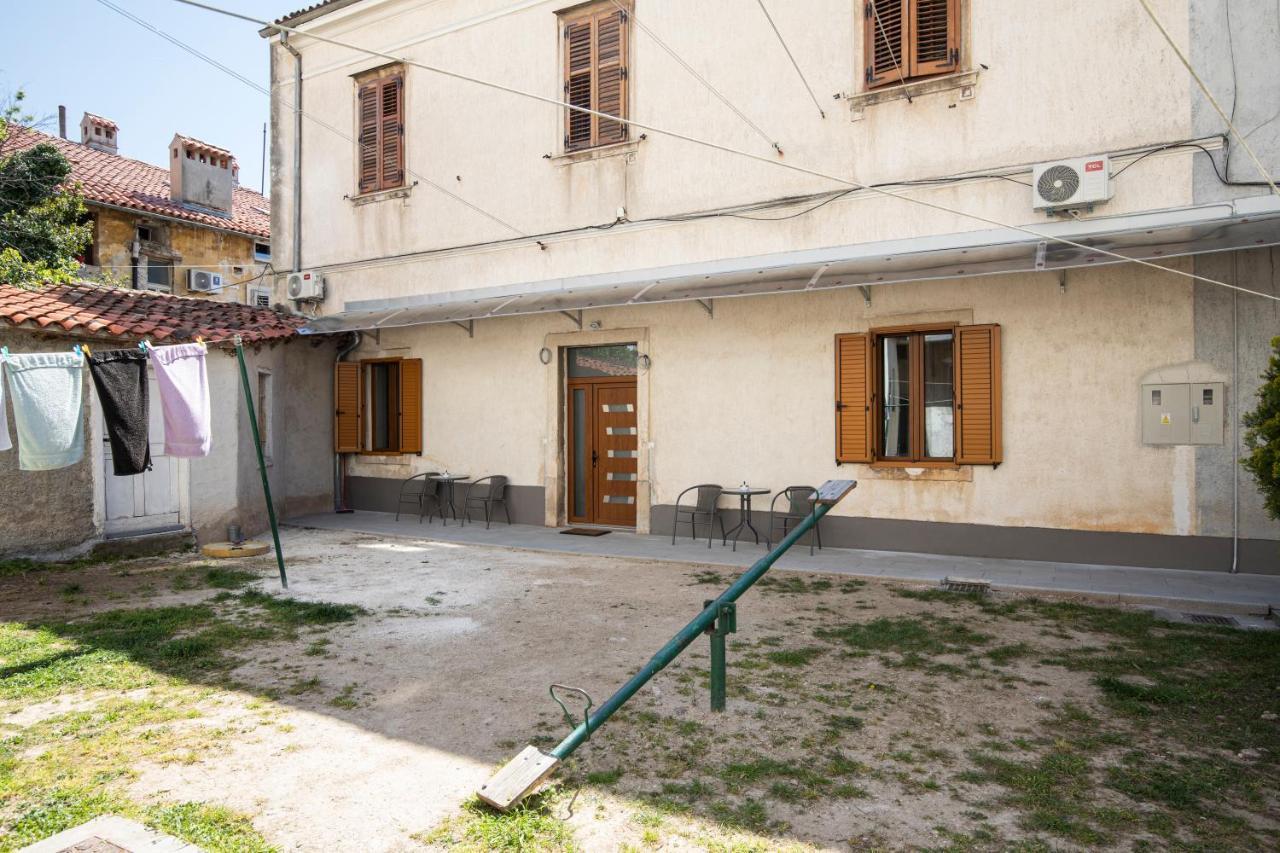 Centar City Pula Apartments Exterior photo